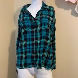 5/$25 
Hurley Long Sleeve Shirt Size M 💓